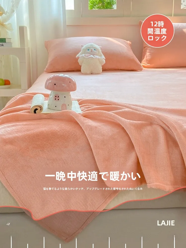 牛乳絨ベッドシーツ：冬用保温タイプの厚手フランネルが実際の寝具としてどう働くか