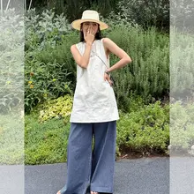 夏にぴったりのカジュアルスタイル！デニムノースリーブワンピースとストライプワイドパンツの重ね着（セットアップ対応）