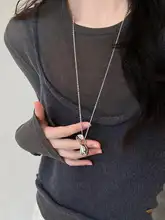 シンプルなデザインの銀色瓶型ペンダントネックレス【ロングセーター用・女性向け・アクセサリー】