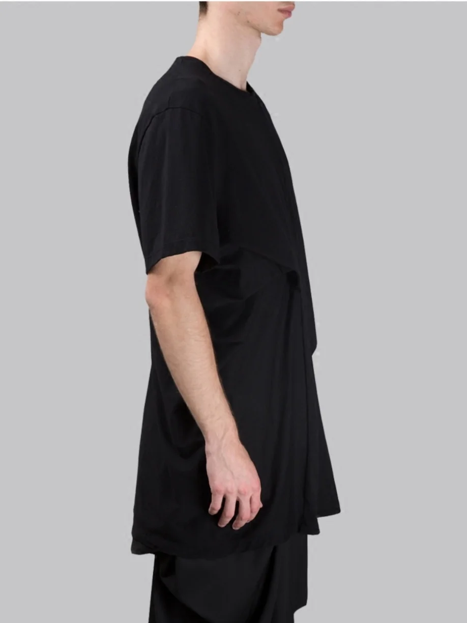 Tシャツの後ろにどんなデザインがおすすめ？不対称デザインが話題の理由とは