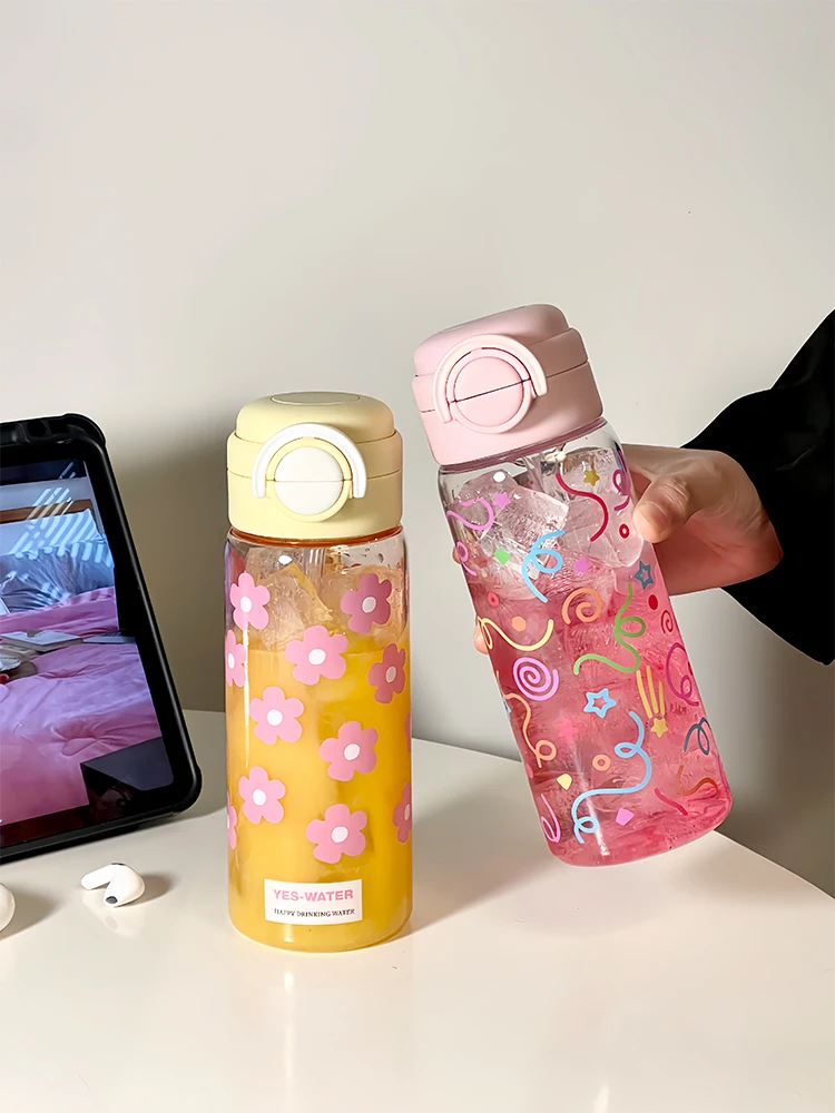 高温に耐えるトライタン製ストロー付き透明カップ：女子向けおしゃれデザインの実用性と環境配慮