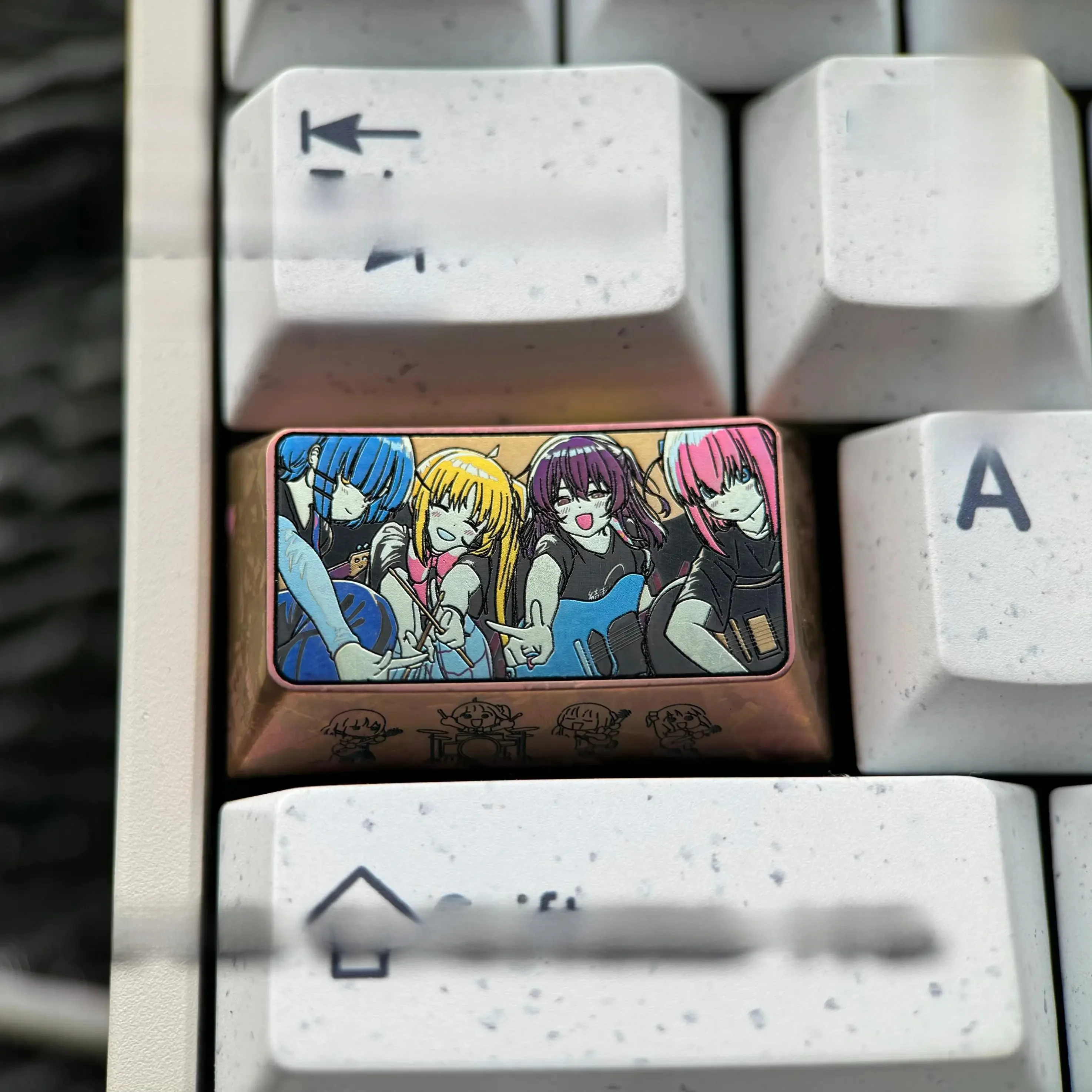分離キーボードを選ぶべきタイミングは？孤独なロックスタイルが選ぶ、チタン合金のキーカバーとは