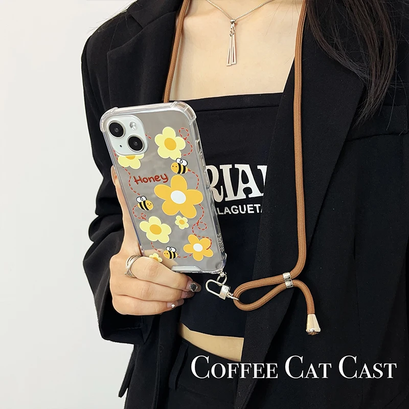 スマホにつけるストラップは、どうやってつけたら落ちないの？