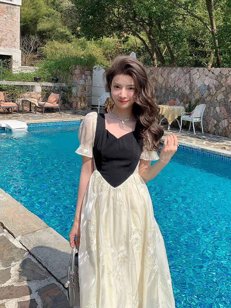 パフスリーブニットワンピースを選ぶときに迷うのは、どんなポイントですか？