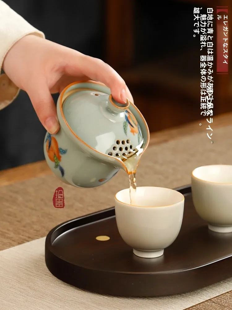 手描き青花柄の急須：防熱設計とおしゃれティーカップ付きの陶器茶器の実用性