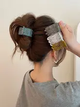 高級感あるブロンドシェイプのヘアクリップ【女性用・後頭部にフィット・インフルエンサー風】