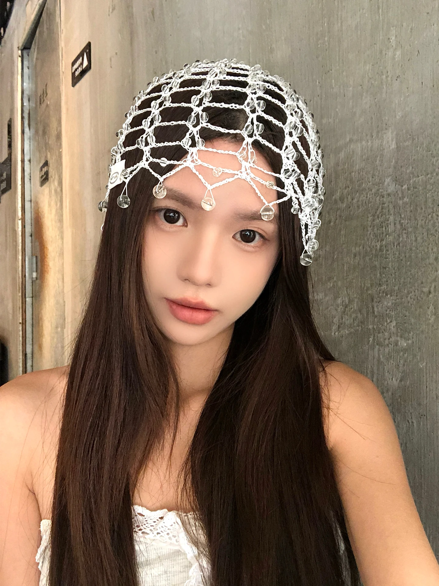 手編みビーズ付きレースデザインキャップ：夏用女性向けの通気性とデザインのバランス