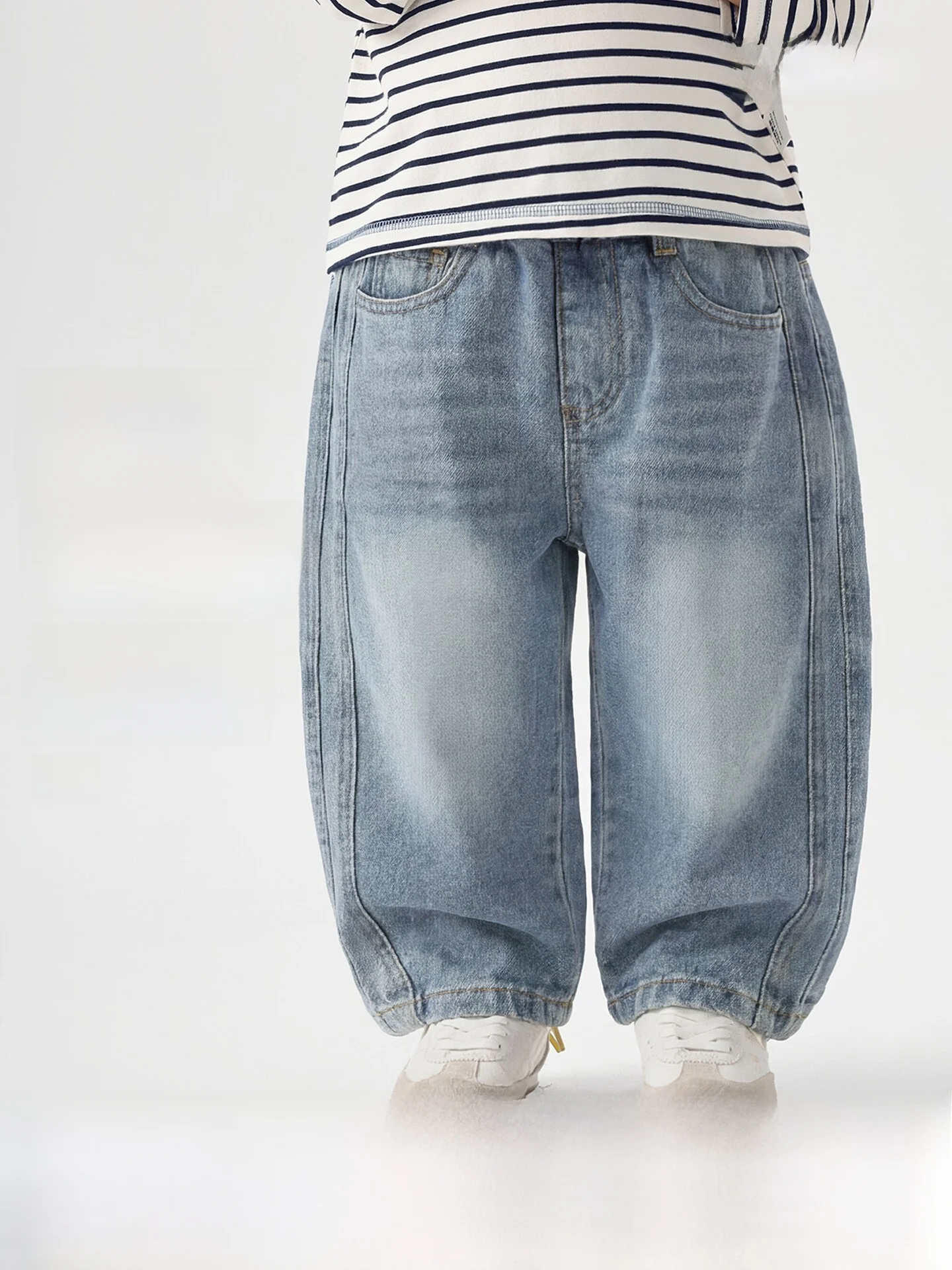 子供用デニムパンツのルーズフィットが秋春に最適な理由