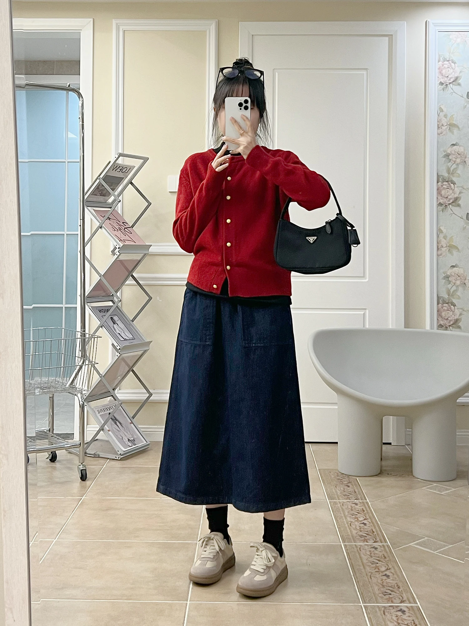 大人可愛いの本質とは？ニットカーディガンで徹底解説