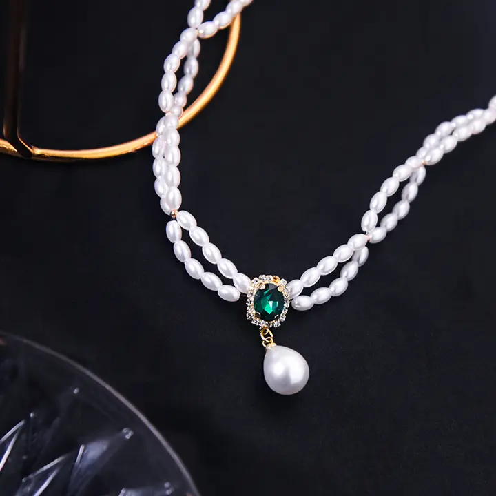 二重パールネックレス【グリーンダイヤモンドの雫ペンダント・鎖骨チェーン・エレガントなデザイン】