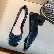 おしゃれなリボン付きスクエアトゥミドルヒールパンプス【快適・カジュアル・浅口デザイン】