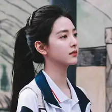 赤色の挿し梳きヘアクリップ【前髪用・整髪ツール】