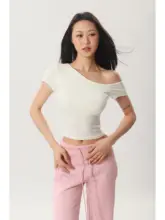 セクシーなショルダーカットTシャツ【春夏用・デザイン・胸パッド付き・女性用】