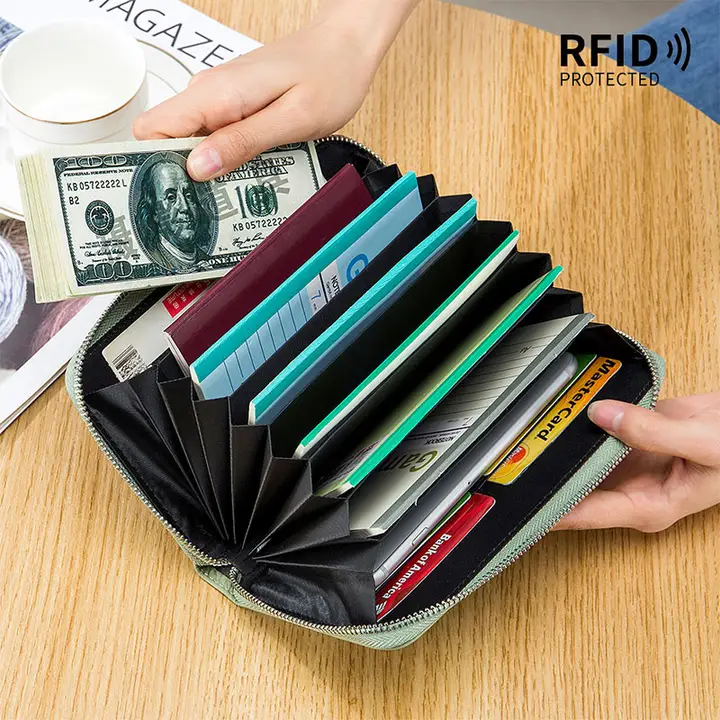 真皮製 多機能パスポート収納ケース【RFID対応・長財布】