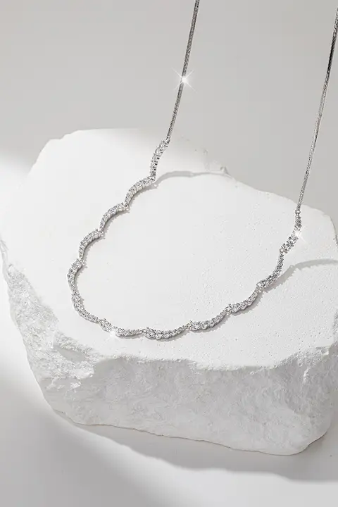 高級感あるペンダントネックレス【ロックボーンチェーン・秋冬用・シンプルデザイン】