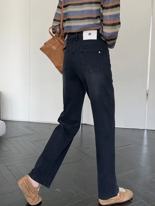 スリムデザインのデニムパンツ【女性用・ストレート・ハイウエスト・細身・春夏用】
