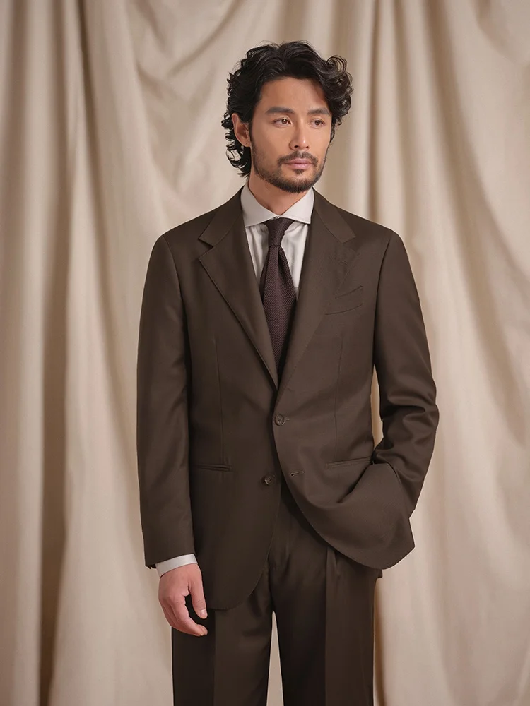 40代の男性が会議で着るスーツは、どこで買えばいいの？