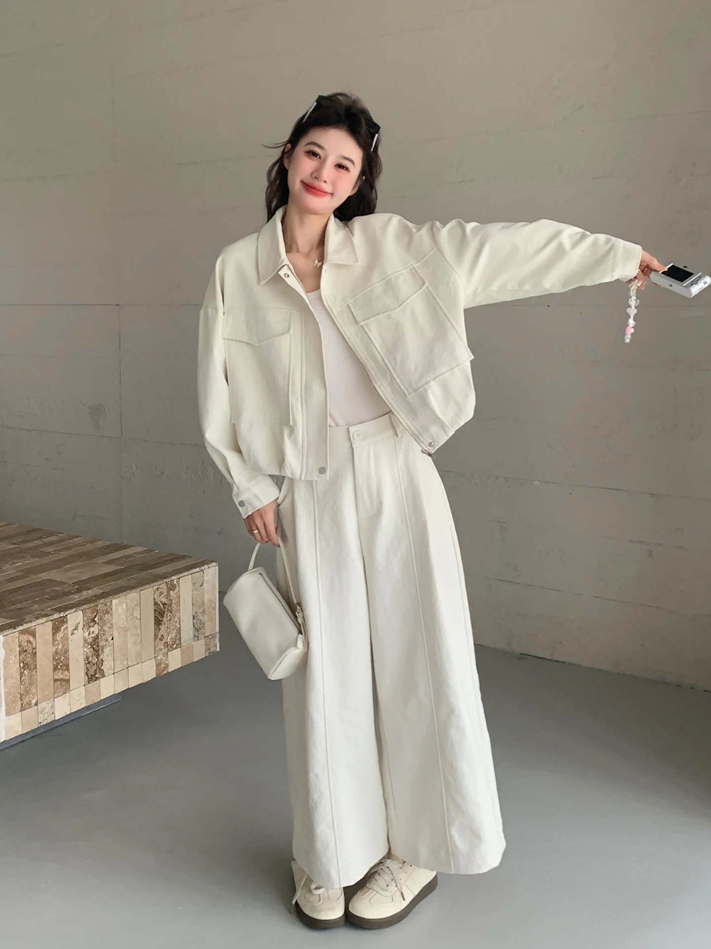 作業着 おしゃれ コーデ：高級感ある工装ジャケットとカジュアルパンツセットの実用性とシーン別対応