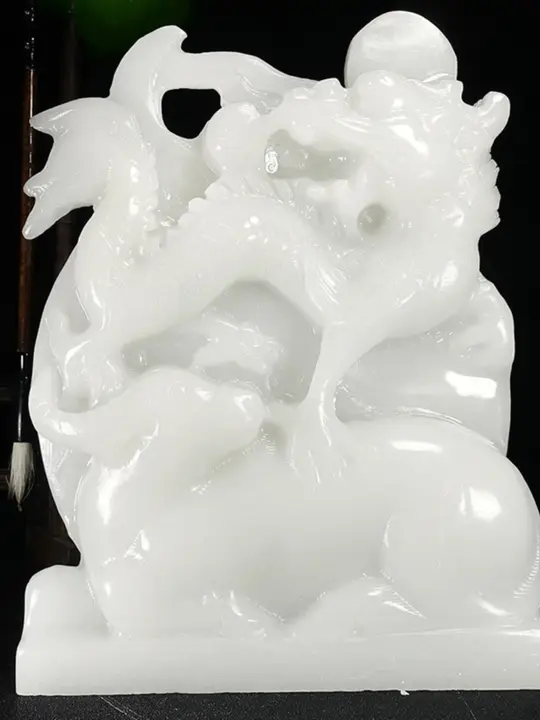 天然玉石の扭転装飾品【白玉の龍・招財・リビングルーム・オフィス用】