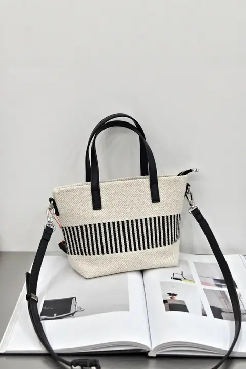 ストライプ柄のカラーコンビネーション ハンドバッグ【トートバッグ・カジュアル・ショルダー・斜め掛け】