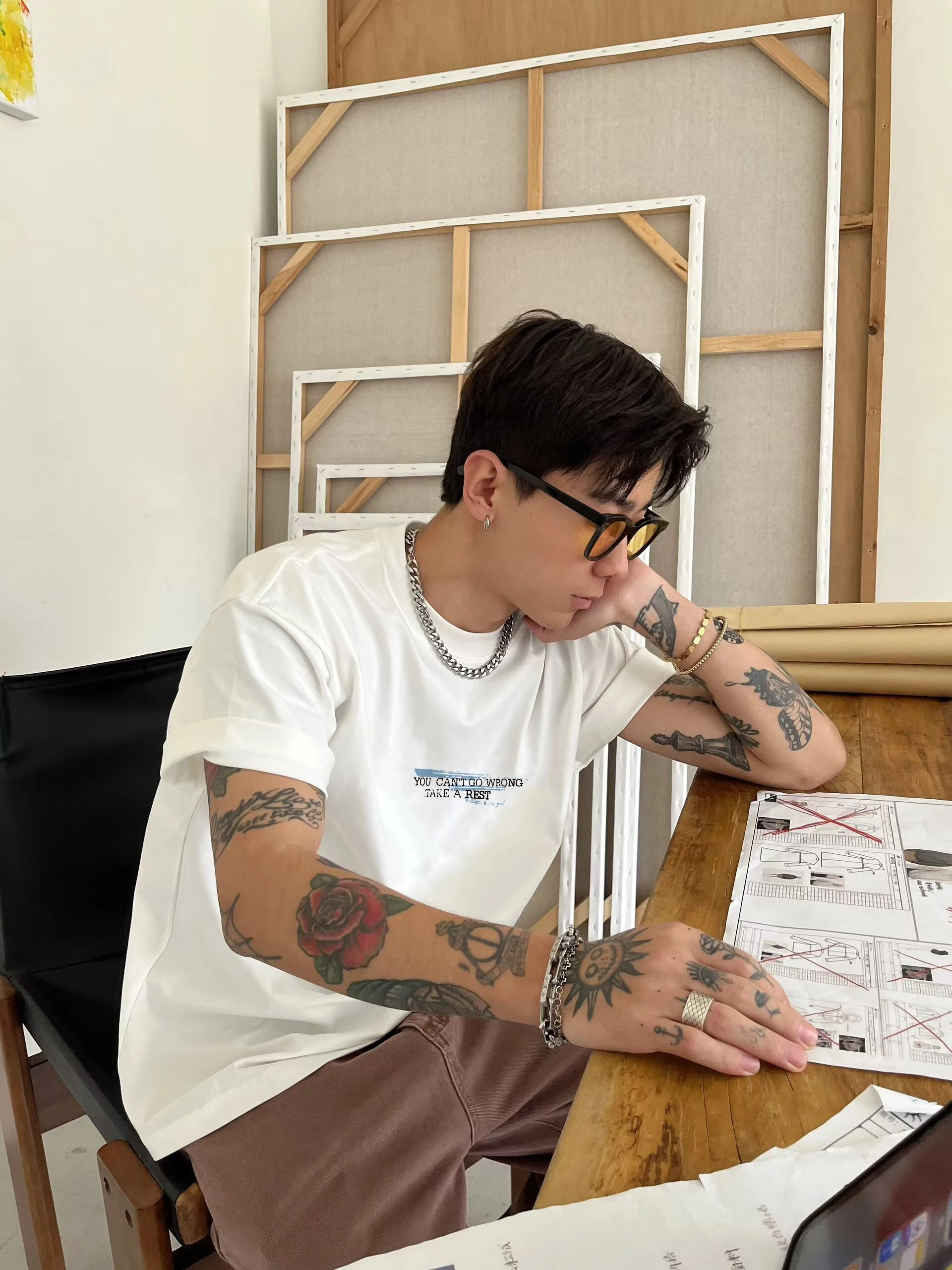 夏のメンズTシャツで迷うなら、このプリントTシャツが救う理由は？
