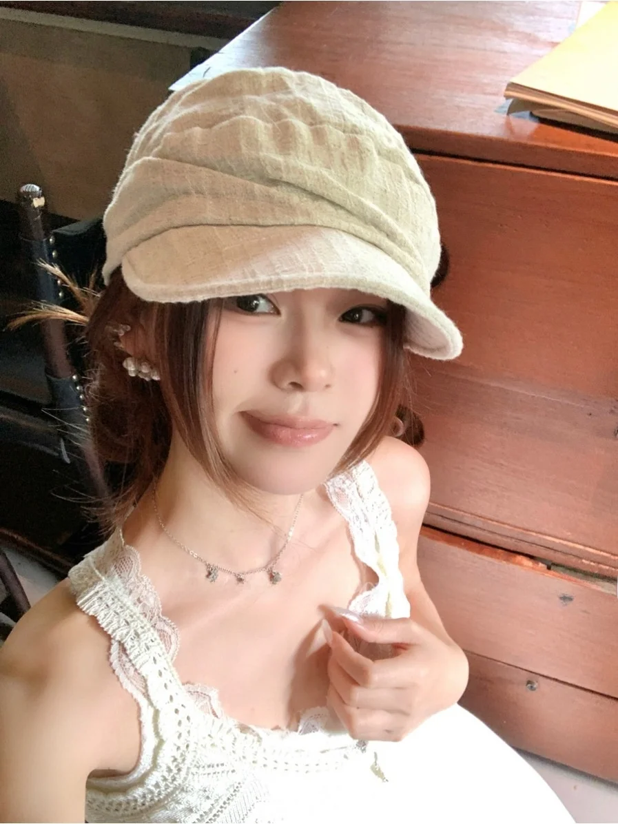 ショートブローに合う、日常の一枚として使えるキャスケット帽は？