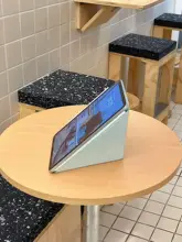 薄荷グリーンのiPad保護カバー【磁気吸着・折りたたみスタンド機能付き】（セットアップ対応）