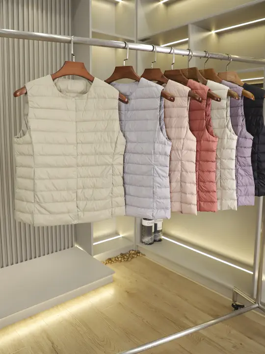 シンプルで高品質な軽量ダウンベスト【保温・秋冬用・女性用】