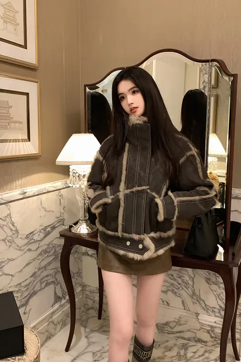 デザイン性に優れた保温性ファーコート【ウサギ毛使用・スエード仕上げ】