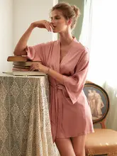 エレガントな長袖冬用サテンガウン【女性用・開衿デザイン・ホームウェア】