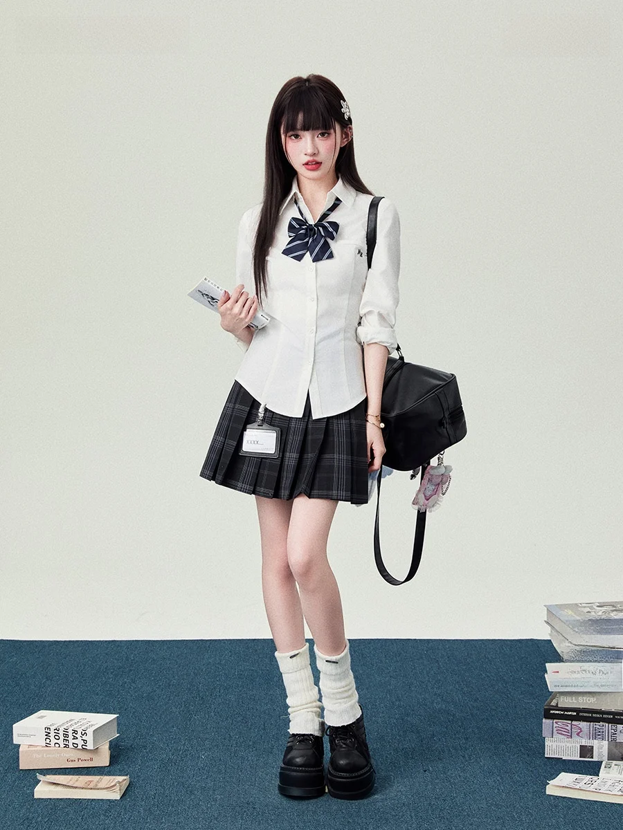 JK制服用 白色長袖シャツ【学院風・スリムフィット・女性用】（セットアップ対応）の特徴と使い方