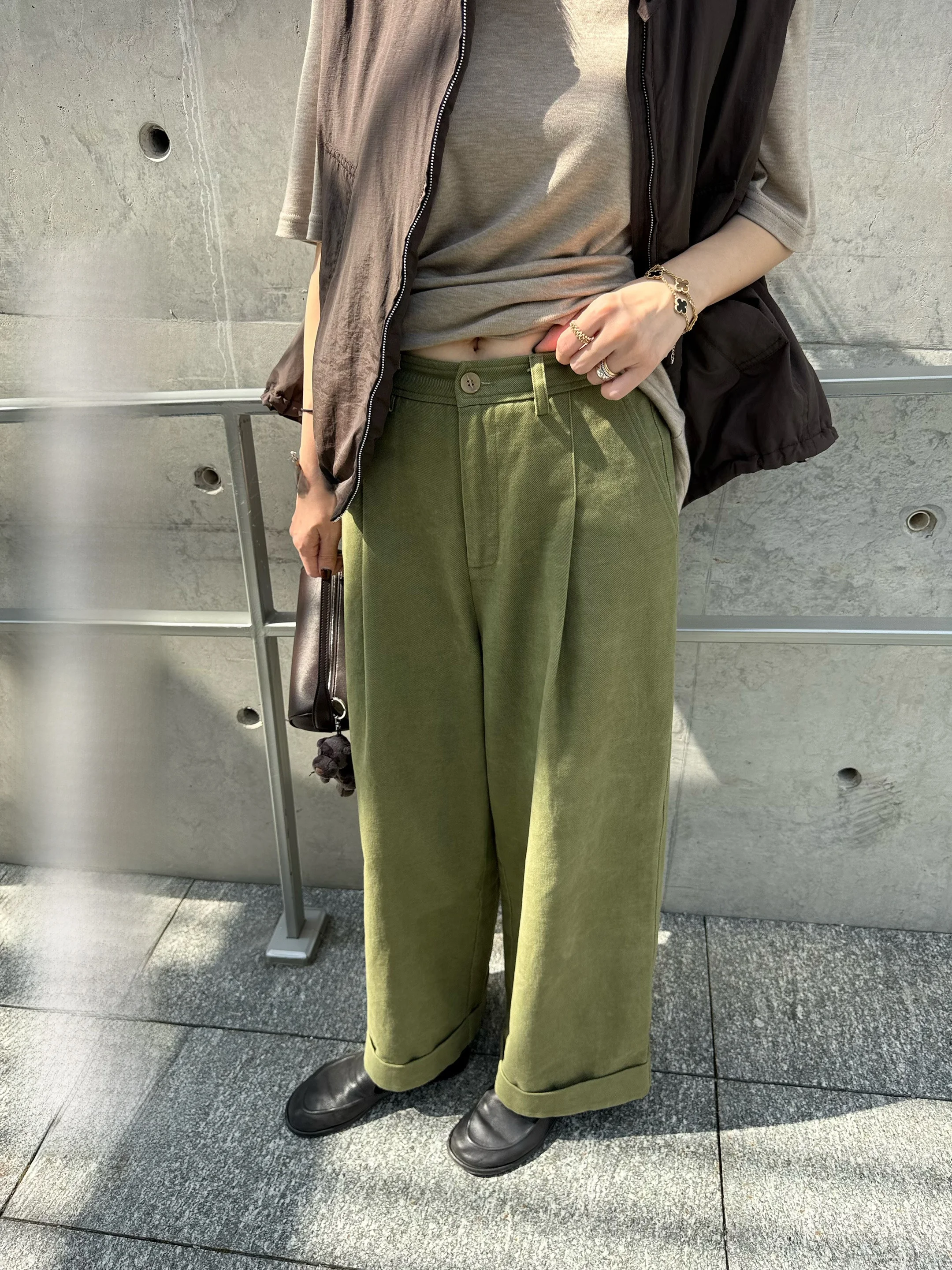 入学式 ママ コーデ 40代 | 見た目年齢を若く見せるベストアイテム徹底解説