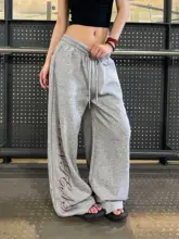 アメリカンレトロなロゴプリントのゆったりとした女性用ジャズダンスパンツ【グレー・フィット】