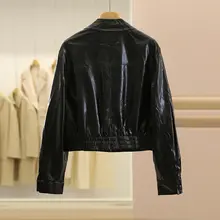 トレンディなデザインのスリムフィットレザージャケット【冬用・スタイリッシュ】