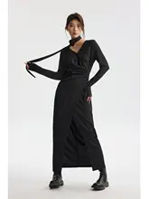 修野の野玫瑰デザイン 長袖フィットワンピース【交差Vネック・スリット・リボン付き】