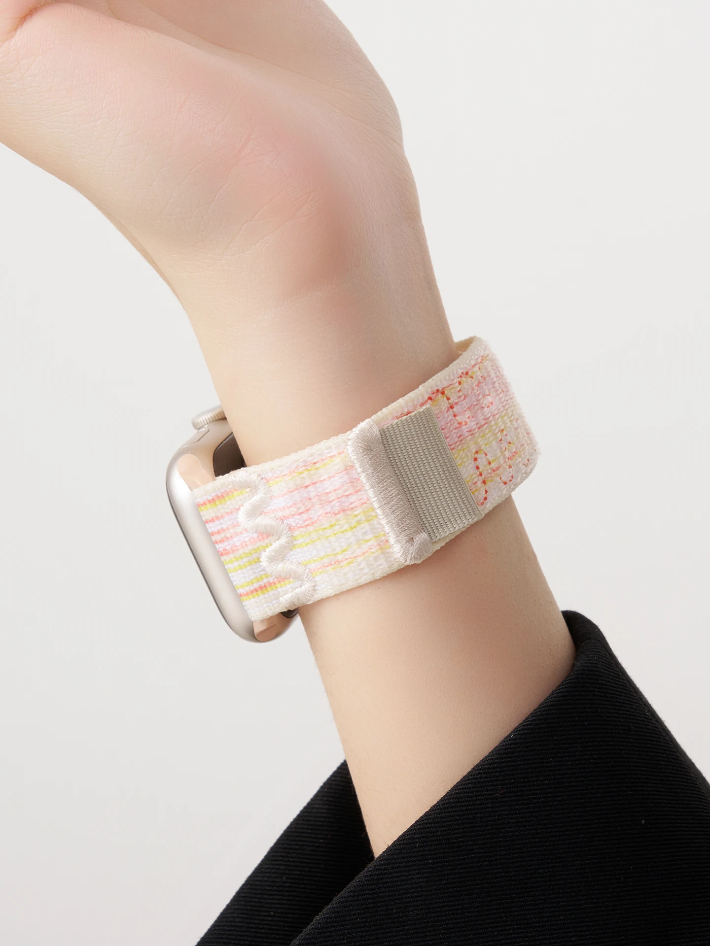 Apple Watch Line と Samsung Galaxy Watch を比較するなら、この表带が本当の差を生む？