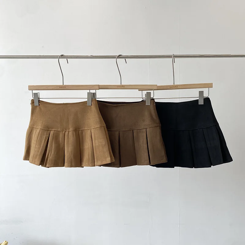 低身長でぽっちゃりの女性が「きれいめコーデ」に悩むとき、どう選ぶ？