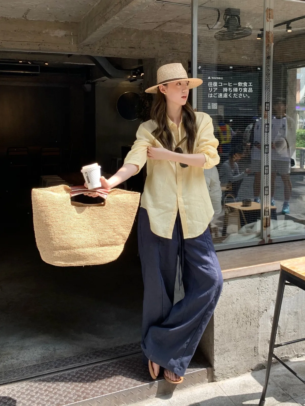 春季新作カジュアルパンツ：通勤風ストレートロングスタイルの実用性と使い分け