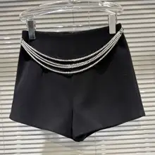 華やかなビジュー付きフリンジチェーンウエストチェーンのショートパンツ【毛織物・女性用・トレンド】（セットアップ対応）