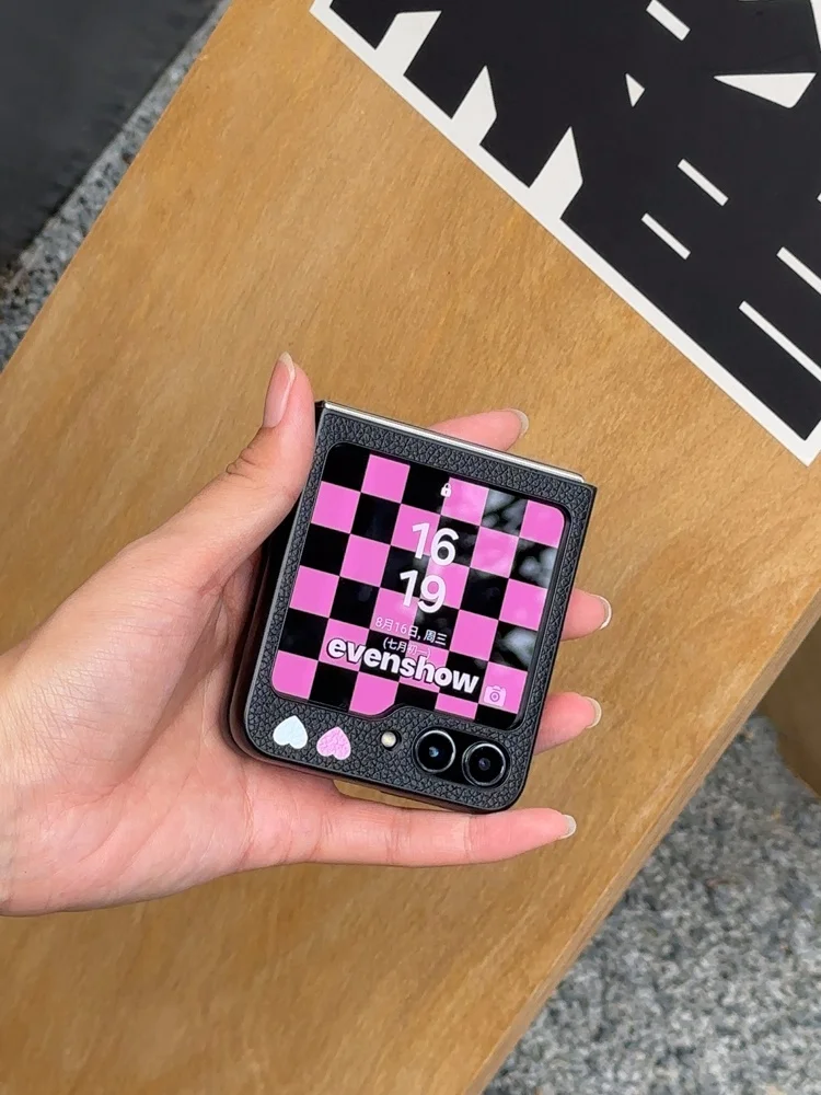 Galaxy Z Flip 5 Retro と S30Z どちらが今、あなたのライフスタイルに合うのか？