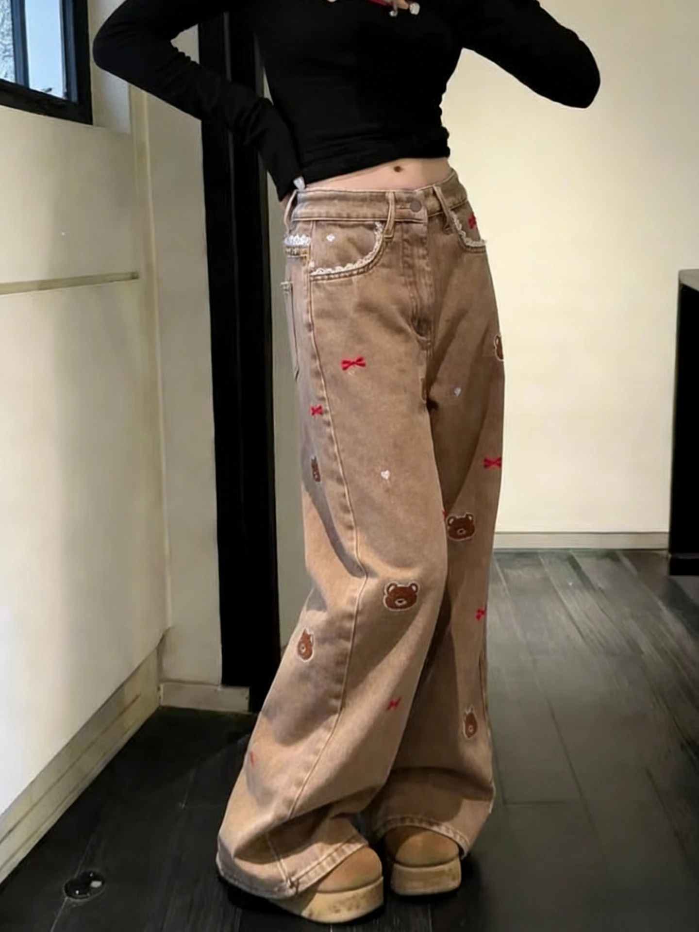 刺繍 パンツ おすすめモデル：高腰レース付きデニムワイドパンツ（拍帛莉）