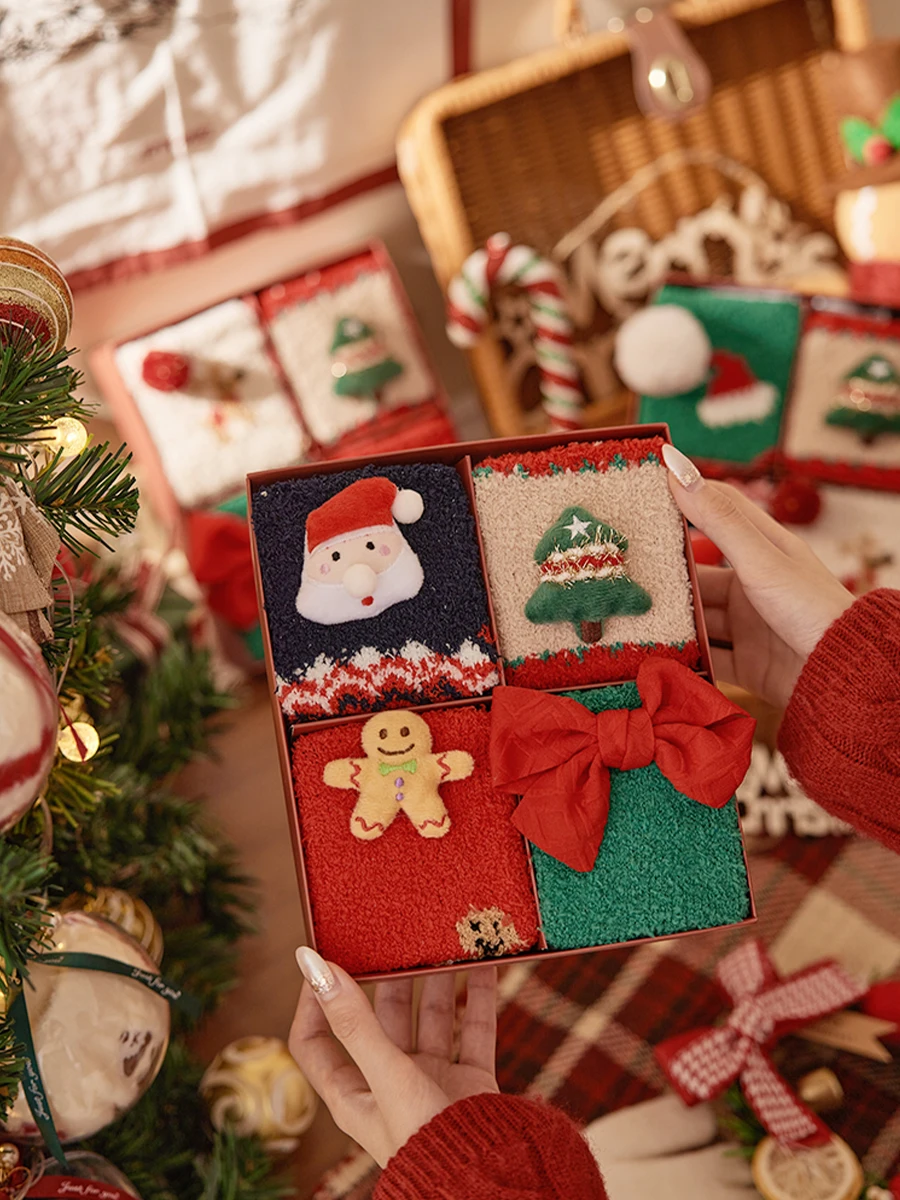 クリスマスプレゼントにどんなソックスがおすすめ？カップルで楽しめる冬のアイテムとは