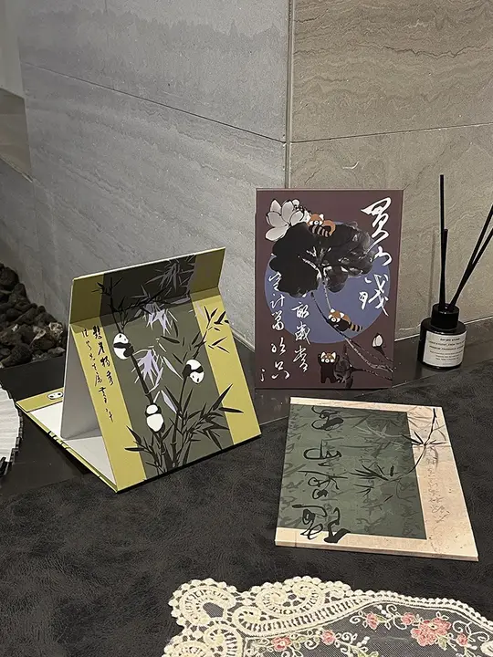 折りたたみ 自立 卓上ミラー 化粧鏡 チャイナテイスト 上品 コンパクト 家庭用 学生 一人暮らし