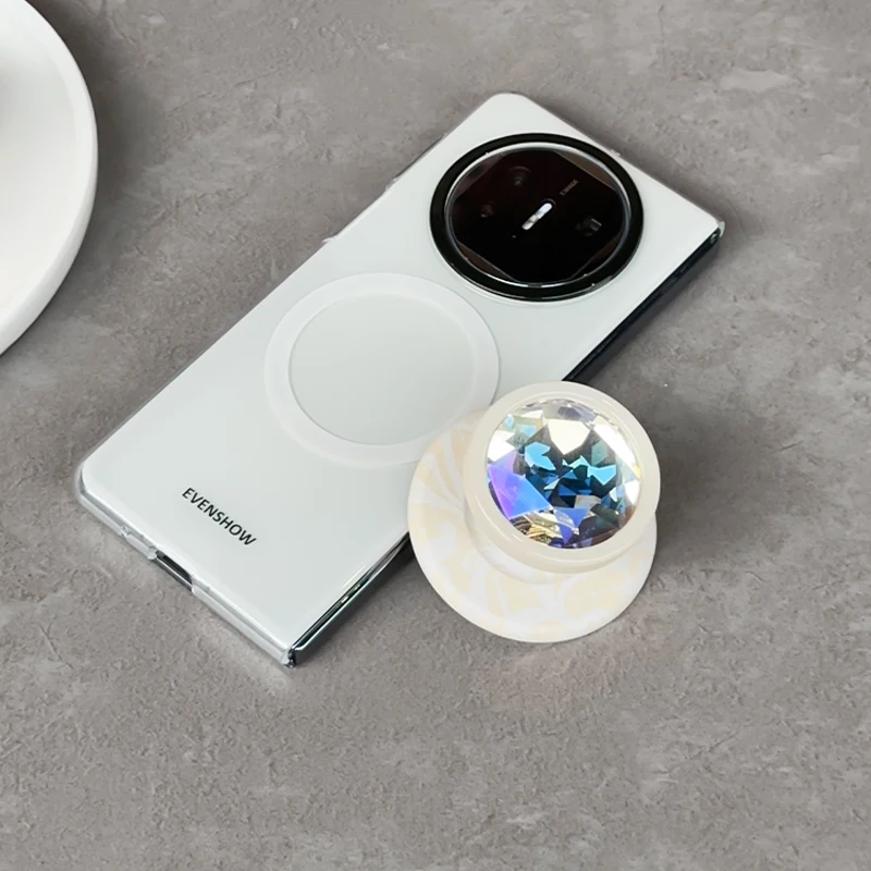 ワイヤレス充電器 おしゃれの選び方は？厳選4選で暮らしに溶け込むデザインを実現