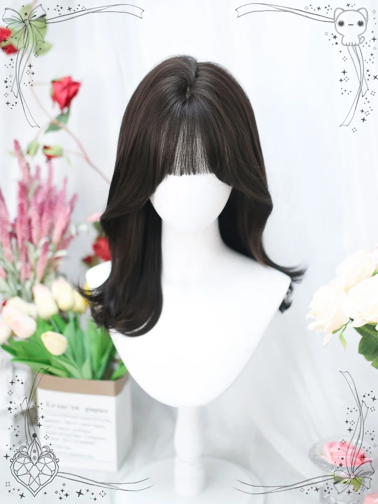 ショートヘアにカチューシャをつけるのは、本当に難しい？