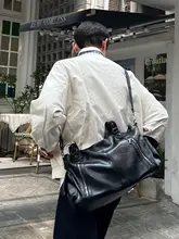 ユニセックス デザインのトートバッグ【片肩掛け・ストリートスタイル・シンプルレザー】