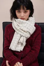 優雅なレース編みの純山羊绒ニットスカーフ【女性用・冬のアウターシュール】