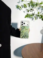 透き通る緑の花柄スマホケース【四角い開口・iPhone、Huawei、Xiaomi対応】
