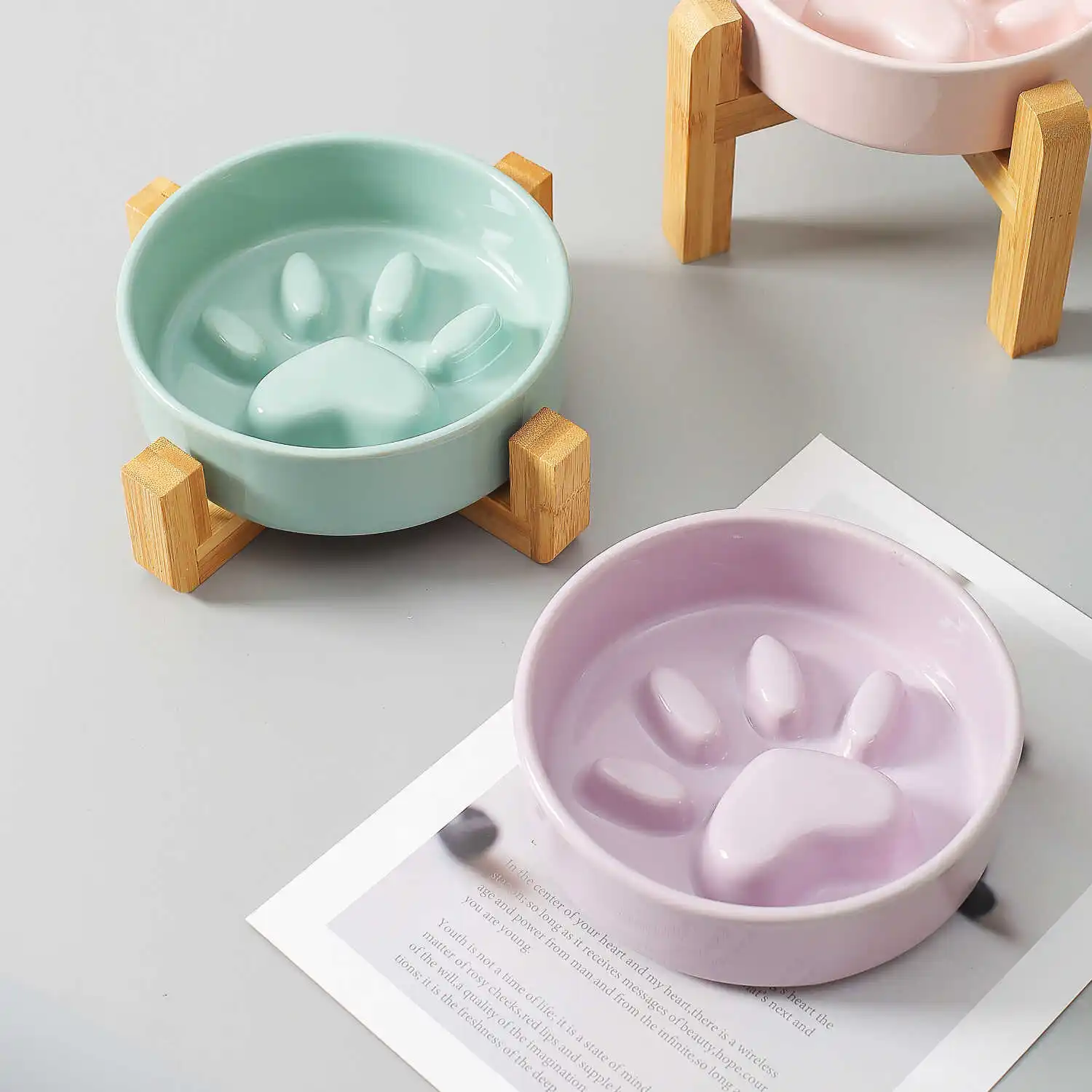 猫がゆっくりと食べられる食器を選ぶには？