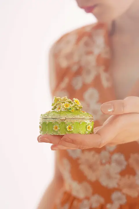 桜デザインのピンクエナメルジュエリーボックス【結婚・婚約用・友人への贈り物】